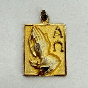 Vintage Praying Hands Serenity Prayer Rectangular Pendant Charm Gold Tone